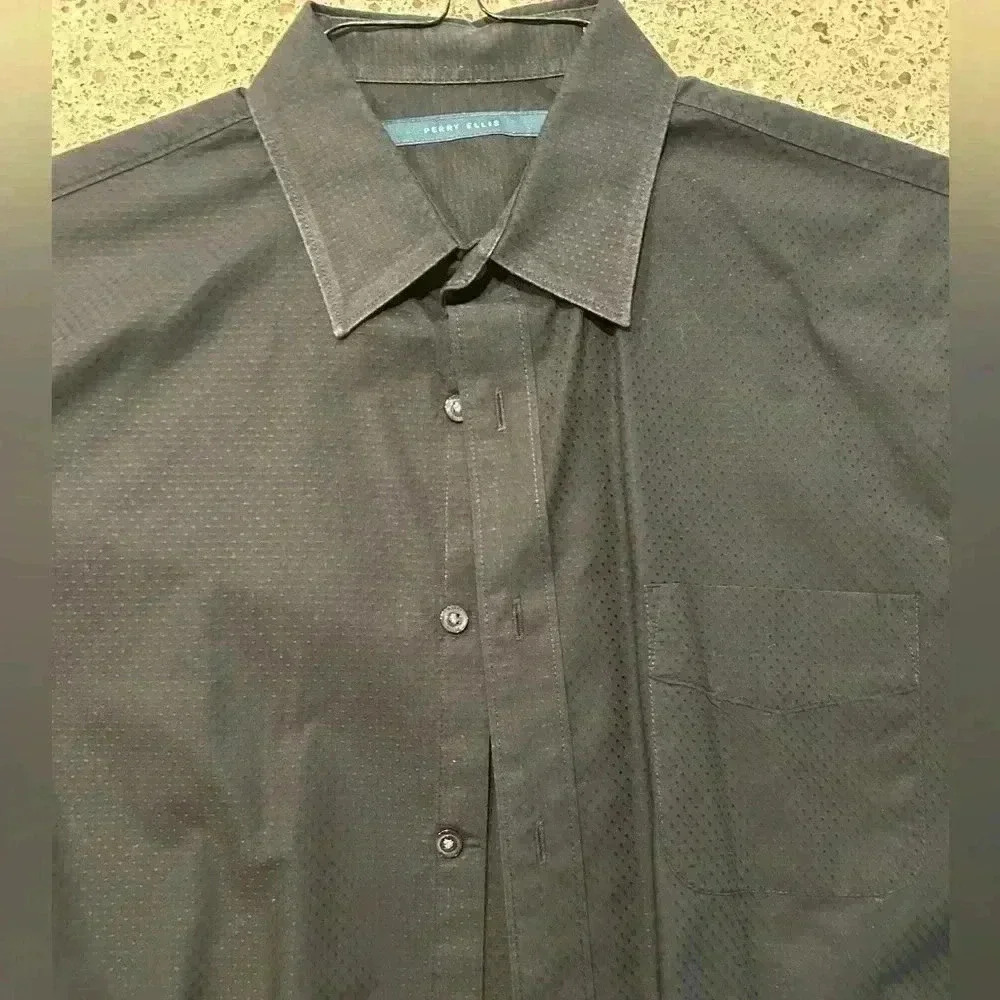 Perry Ellis Short Sleeve Casual Button Up
